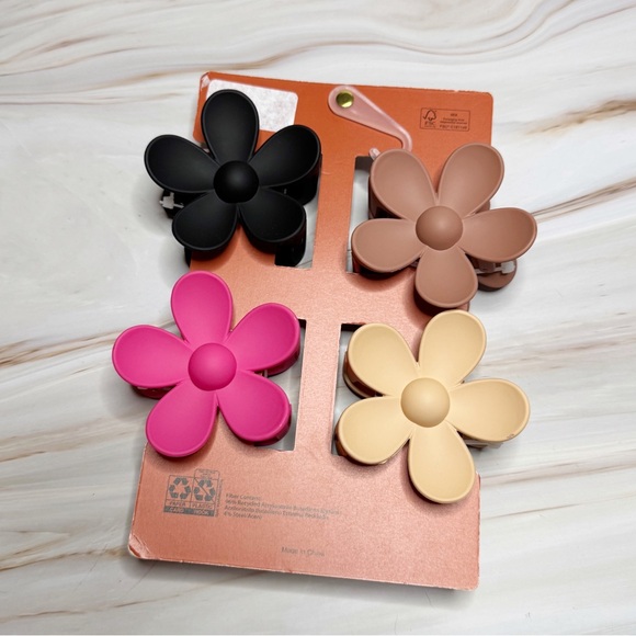 Piper K Flower Hair Clips Set - Pink, Black, Brown, Cream. NWT. - Picture 5 of 5